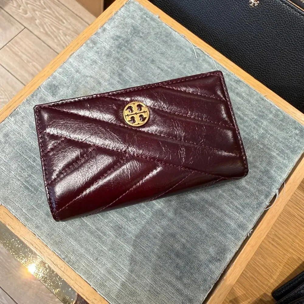 New‼️Tory Burch Willa Chevron Glazed Medium Wallet 181139 Fig $270